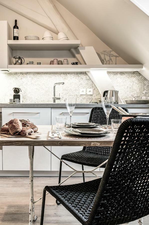 La Gloriette Apartment อานซี ภายนอก รูปภาพ